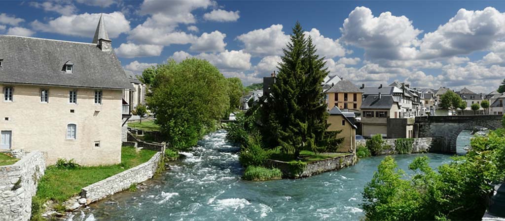 La confluence des Nestes d'Aure et du Louron à Arreau — Hautes-Pyrénées